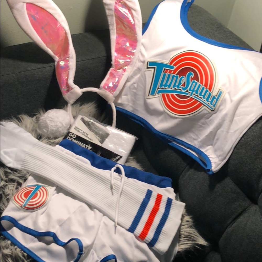 Halloween Costume Looney Tunes Lola bunny size 4,6